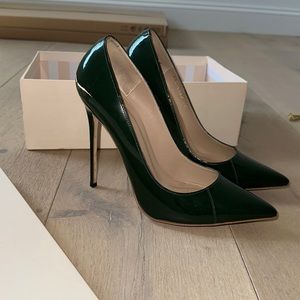 Like NEW! House of CB dark forest green pumps!